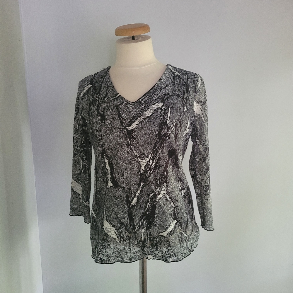 Chico's Design Elegant Black and White Women's Top Size 1 Feat More Like Size M